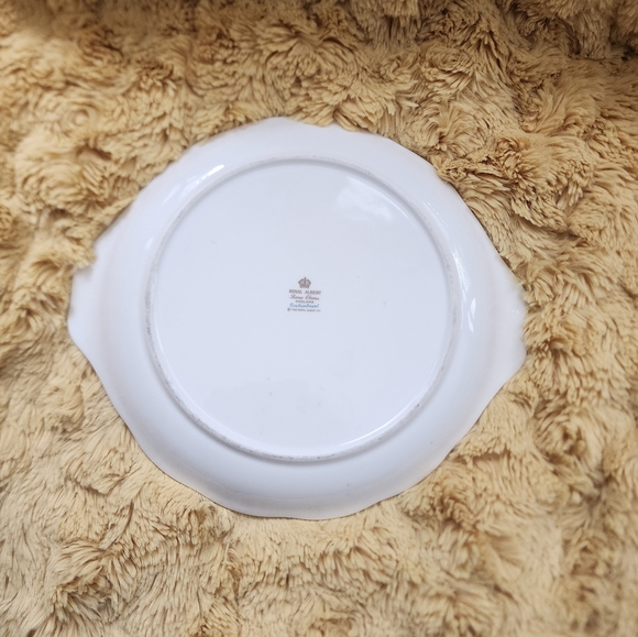 Royal Albert Vintage plate - Picture 2 of 9